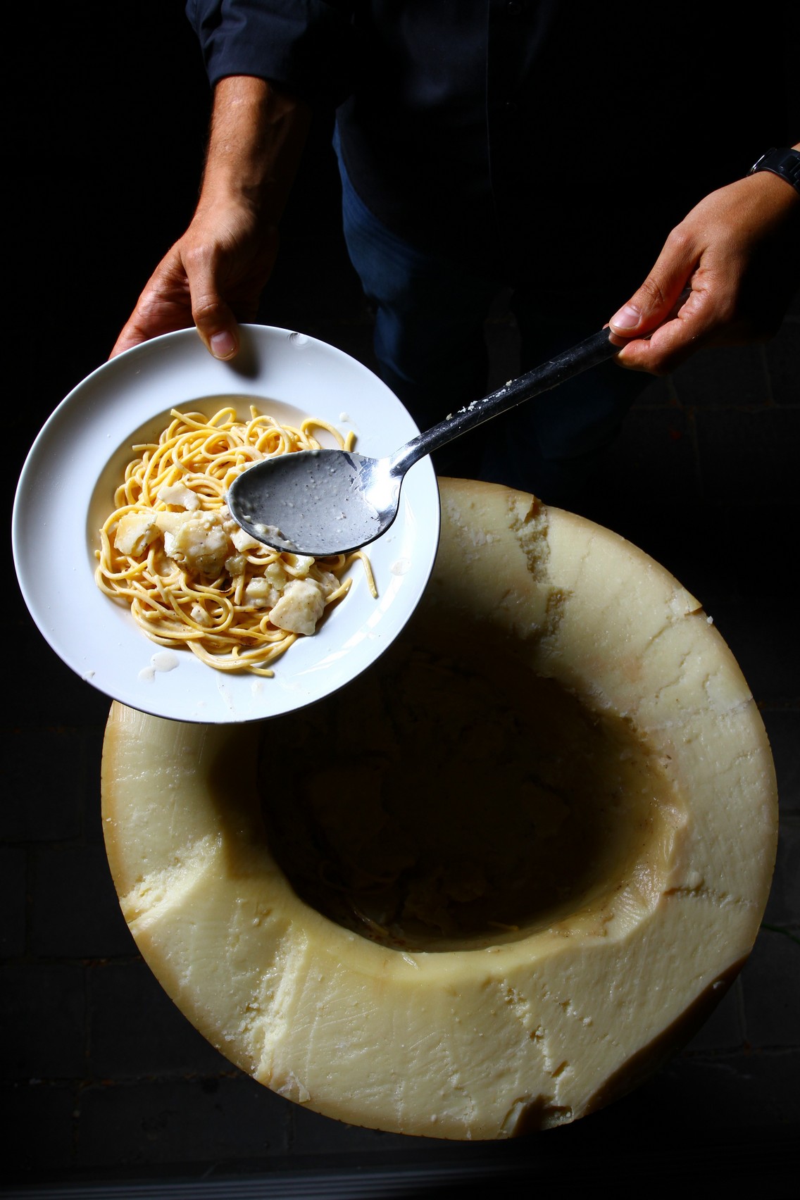 Restaurant Paris Pates Dans Meule De Parmesan Restaurant Paris Pates Dans Meule De Parmesan - Esam Solidarity